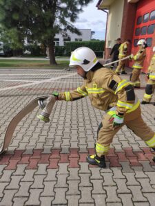 Strażak podczas ćwiczeń